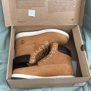 BRAND NEW Timberland waterproof mens shoe size 9.5
